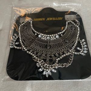 New Metallic Necklace Embedded with Diamond -